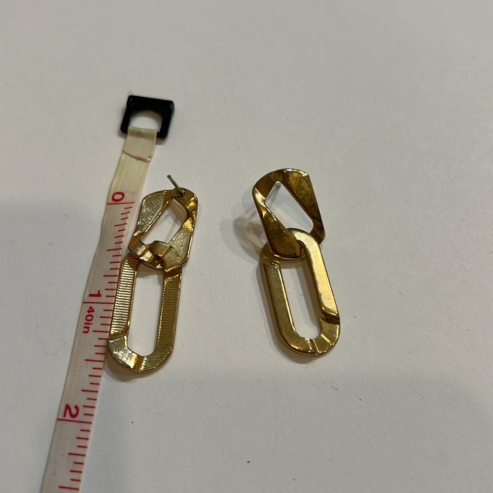 Earring - Picture 2 of 2